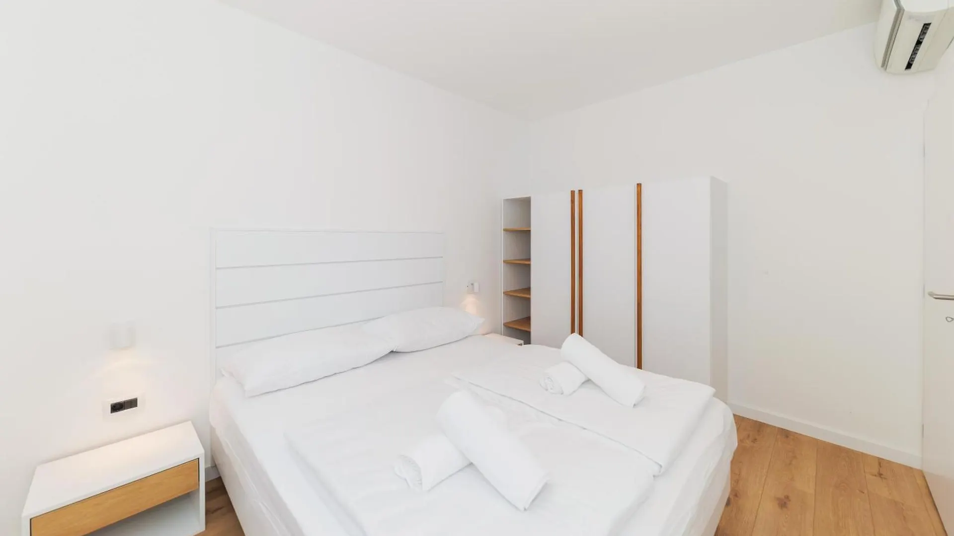 佩特坎内Sunny Side Casa By Belmont Realty公寓 克罗地亚